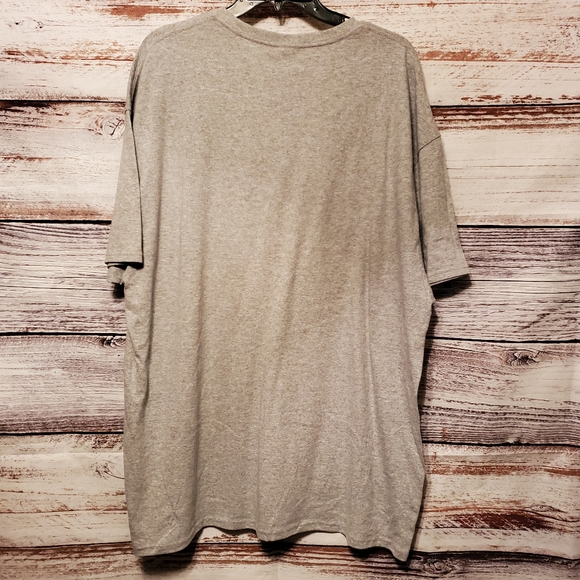 NWOT Delta Unisex Graphic Tee - Picture 2 of 3